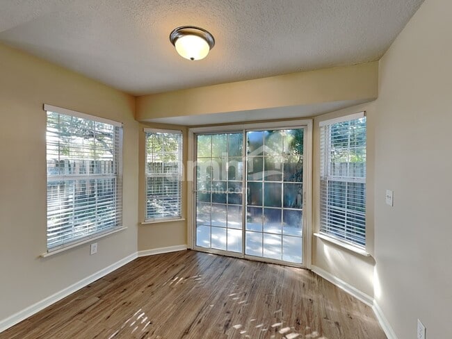 Photo - 1433 Heather Ct