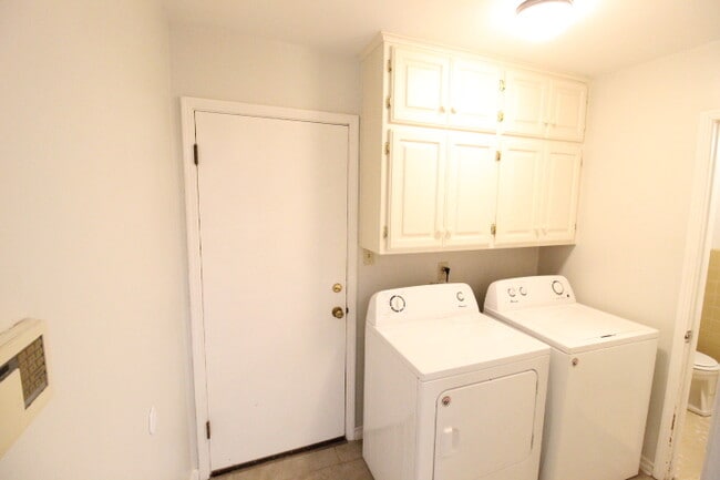 Photo - 2436 Huntleigh Dr