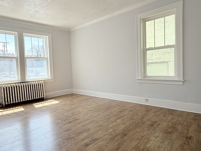Building Photo - 524 Pitt St W Unit 103