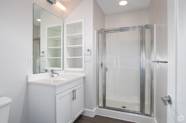 2BR, 2BA - 1,078SF - Primary Bathroom
