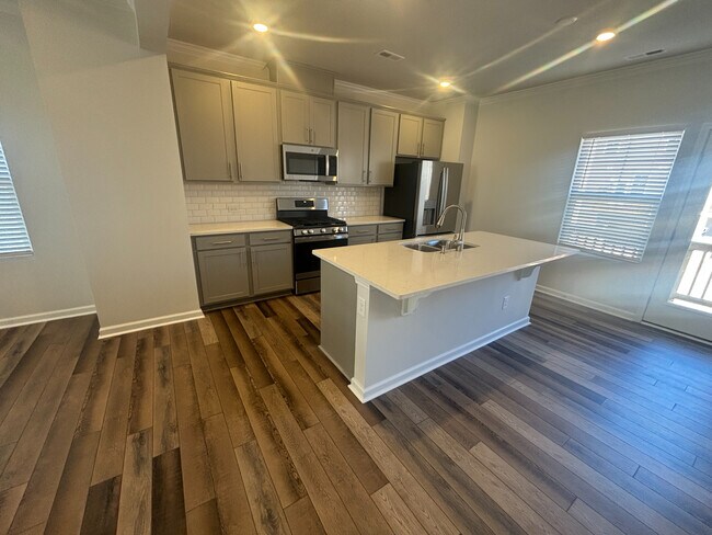 Photo - Room in Townhome on Carolina Spgs Blvd