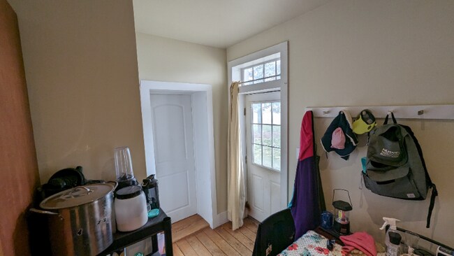 Photo - 401 High St Unit B