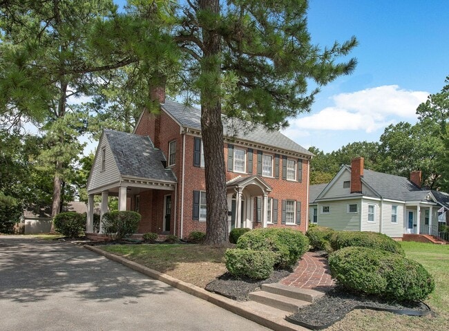 Photo - BEAUTIFUL COLONIAL HOME ON LIBBIE AVENUE B...