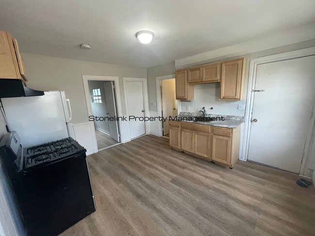 *49 Commodore Street - *49 Commodore Street Apartment Unit 1R