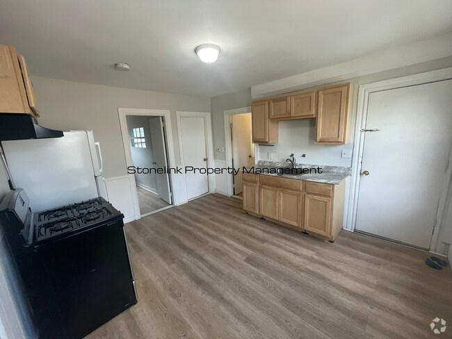 Building Photo - *49 Commodore Street Unit 1R Rental