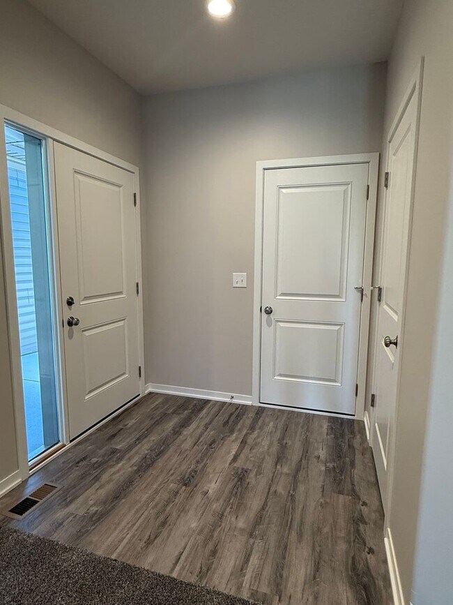 Photo - Ranch townhome with 2 stall garage. Spacious 2 bedrooms with walk in closets, 2.5 bathroom, 1st f...