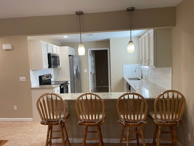 Kitchen - 447 Plumtree Rd