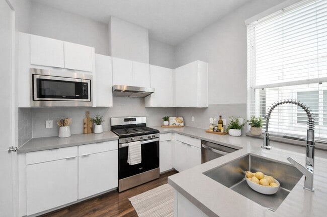 Photo - 608 Thornton Rd