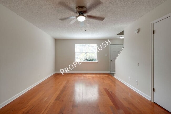 Photo - 46 Bell Rd Unit 3