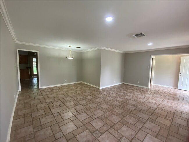 Building Photo - 4402 Cheena Dr