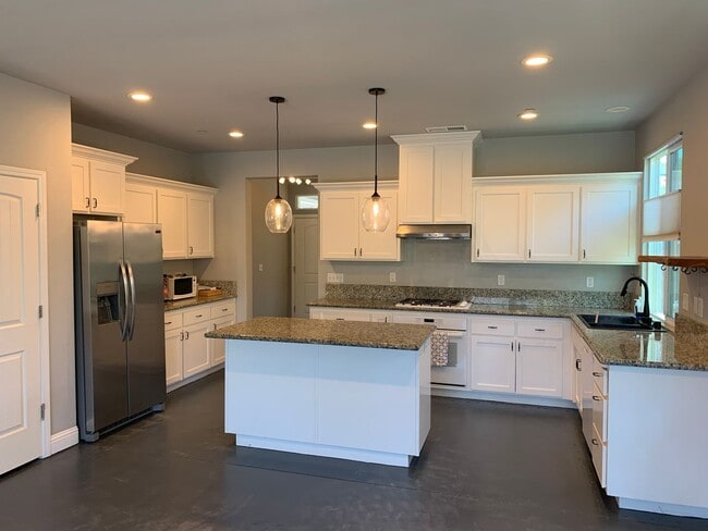 Photo - Beautiful 4 bedroom 2 bath custom home