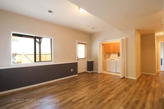 Photo - 4-Bedroom, 3-Bathroom Home in Windsor