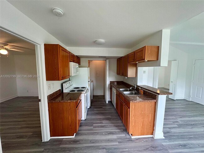 Photo - 8767 NW 39th St Unit 0