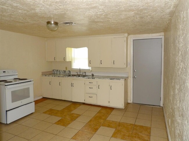 Photo - 2015 SW Jefferson Ave