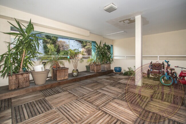 Photo - Corona Heights - 3 BR, 2.5 BA Condo 1,586 ... Unit #1