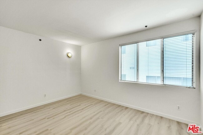 Photo - 11960 Iowa Ave Unidad 6