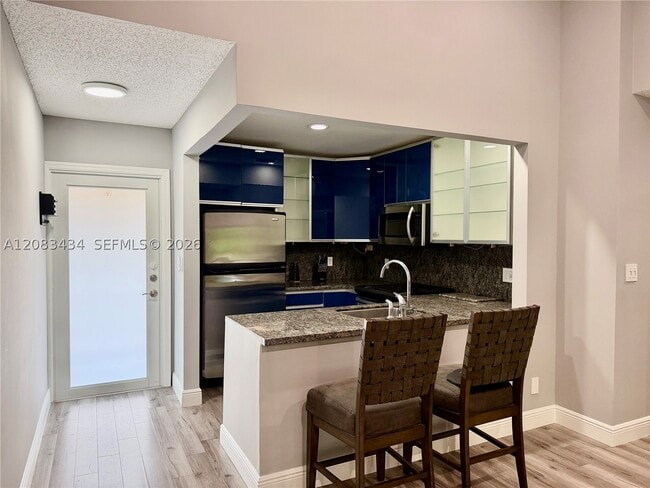 Photo - 430 SE 7th St Unit 304E