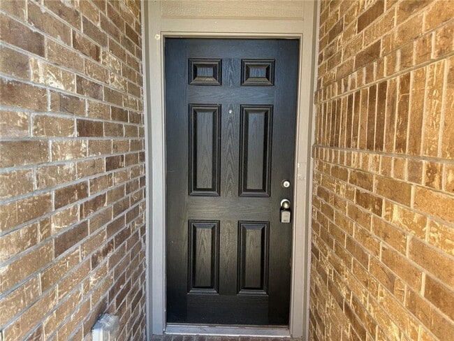 Photo - Beautiful 5 Bed 2.5 Bath Home!