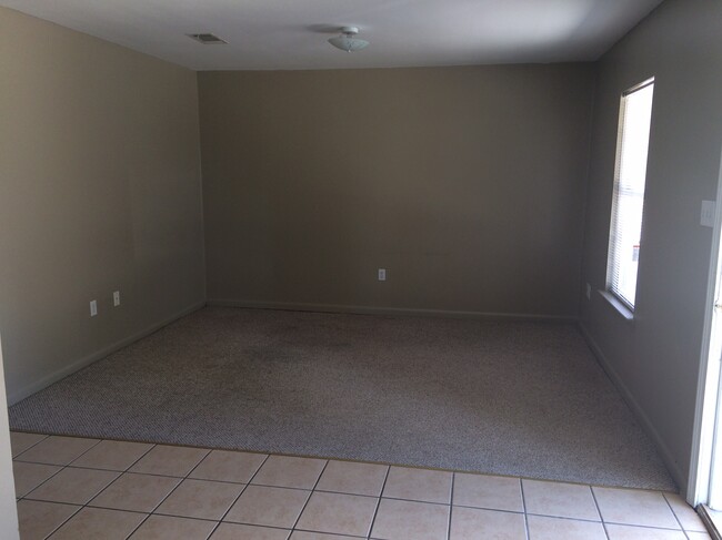 Photo - 46106 N Coburn Rd Unit 1