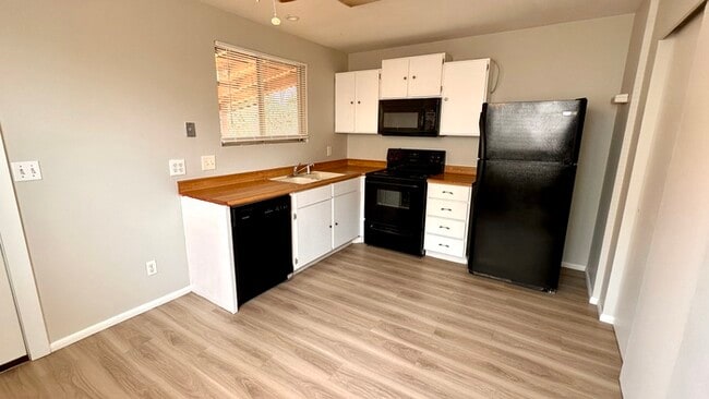 Photo - Remodeled 4 Bedroom Townhome!