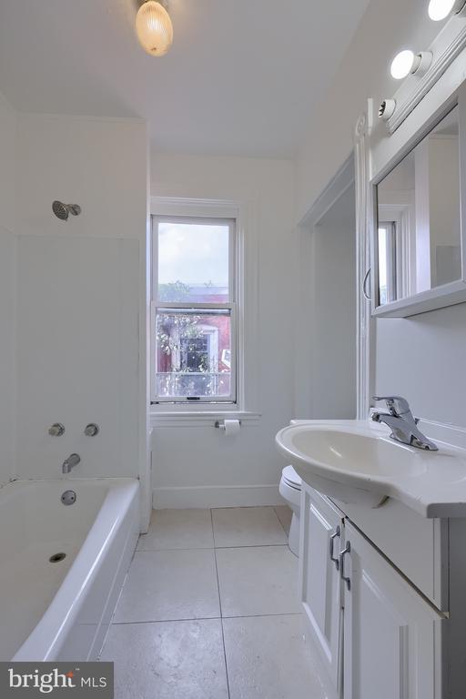 Photo - 464 Lafayette St