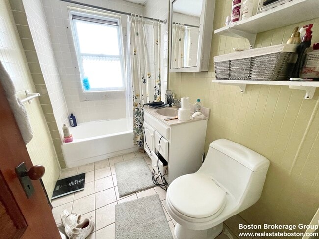 Photo - 18 Romsey St Unit 3