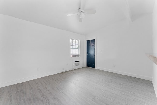 Photo - 1141 NE 23rd Ter