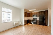 3BR, 2BA - 754 SF