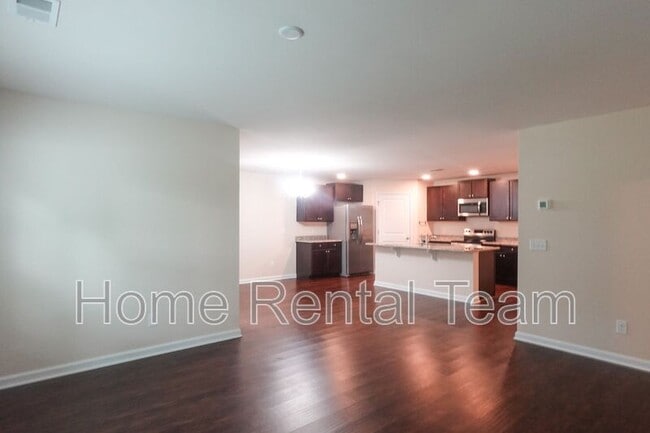 Photo - 44 Hawkhorn Ct