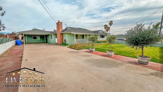 Photo - 709 Park Dr
