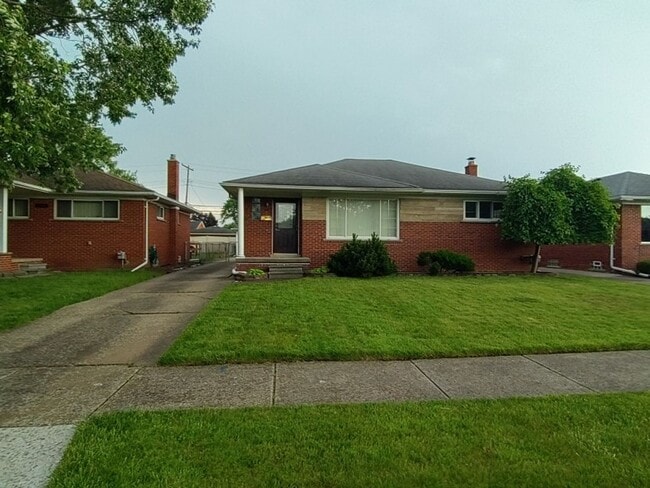 Photo - Beautiful, sprawling, brick ranch - $1700/mo