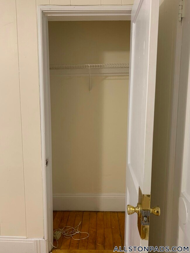 Photo - 437 Cambridge St Unit 4