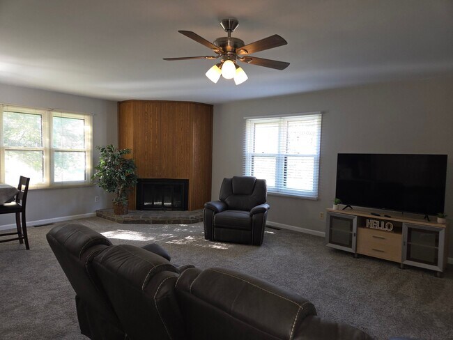 Photo - 5721 Gardenia Dr