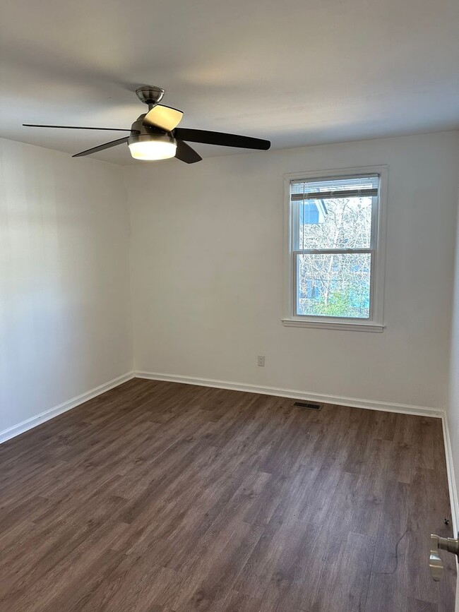 Photo - 107 Savanna Woods Cir