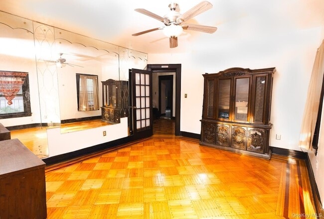 Photo - 769 E 19th St