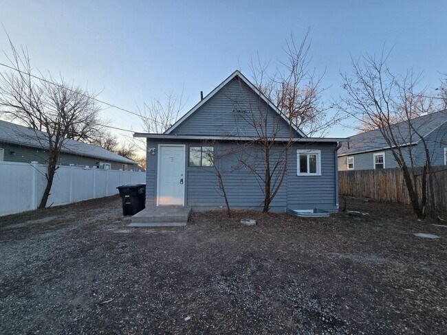 Photo - 135 Custer Ave Unidad 135 Custer Ave #1