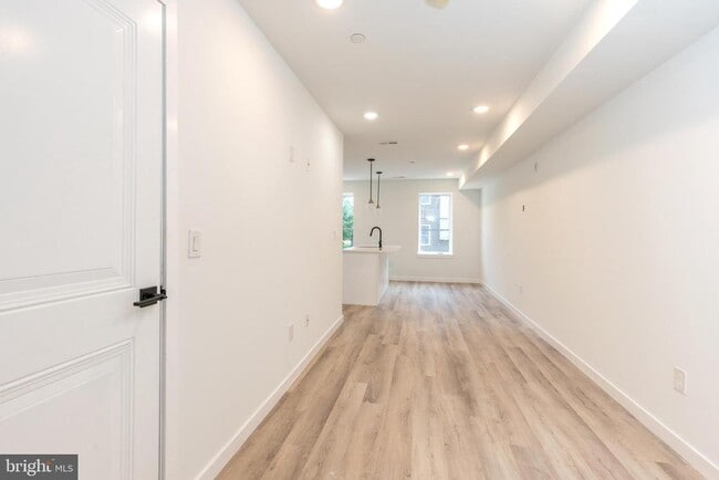 Photo - 2120 Master St