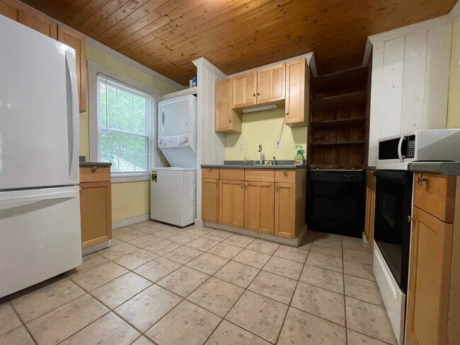 Photo - 28 Boush St