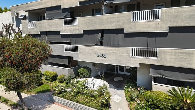 Building Photo - Encino Voltaire Rental