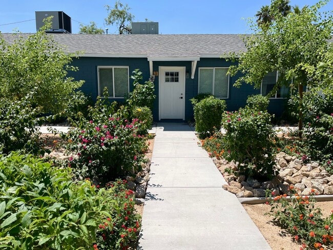 Building Photo - Boutique Living Meets Private Backyards and a Lush, Landscaped Courtyard Oasis at Turney Flats Unit 833 - 3