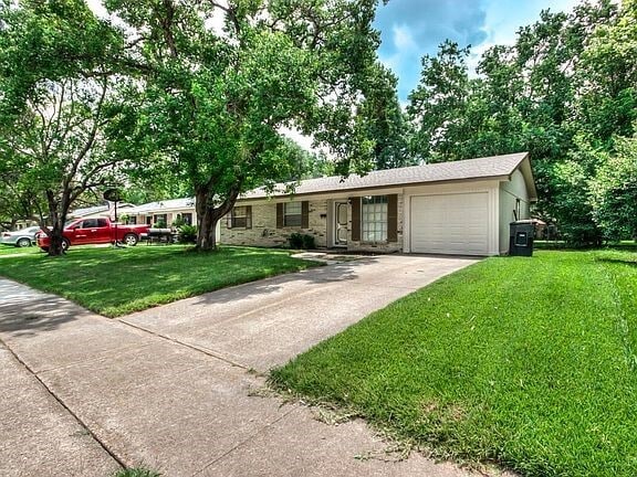 Building Photo - 1628 Bellaire Blvd Rental