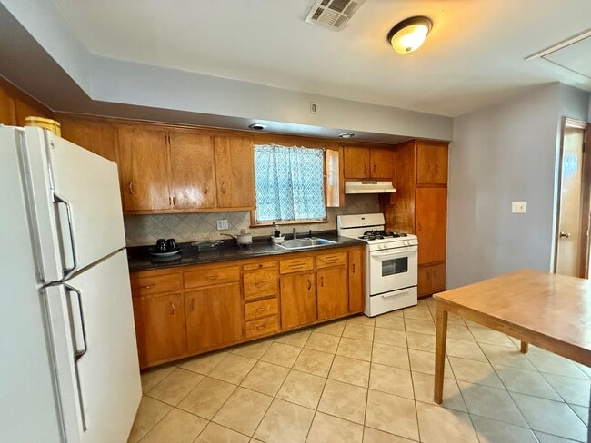 Photo - 749 Cleveland Ave