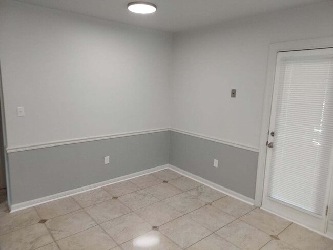 Photo - Beautiful Roanoke 2 bed 2 bath Duplex