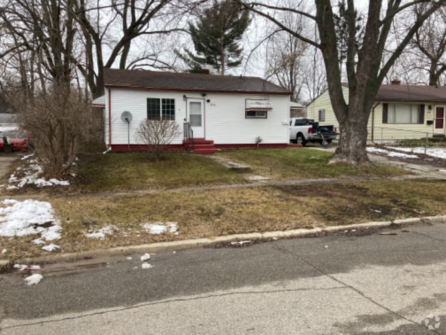 Building Photo - 2719 Plainfield Ave Rental