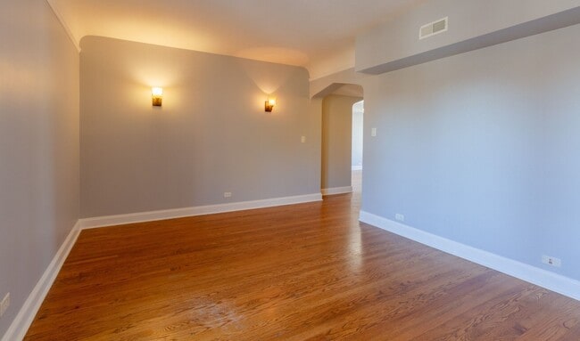 Building Photo - 5726 N Mozart St Unit 2A Rental