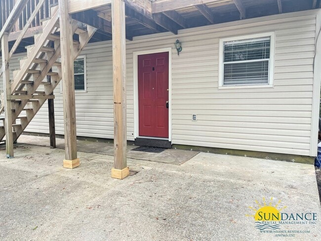 Building Photo - Quaint 2 Bedroom Unit in Fort Walton Beach Rental