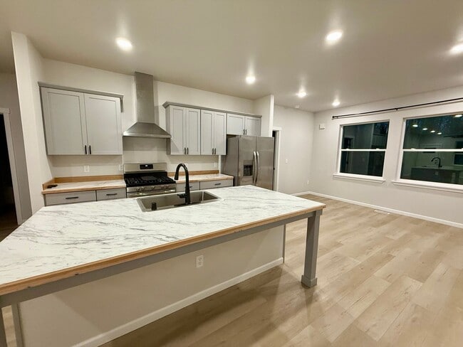 Photo - 630 Wortham Ave Unit 1