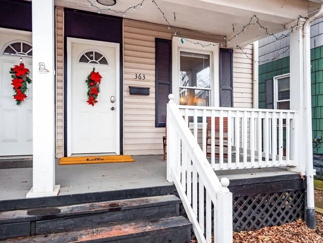 Building Photo - 363 E Gates St Rental