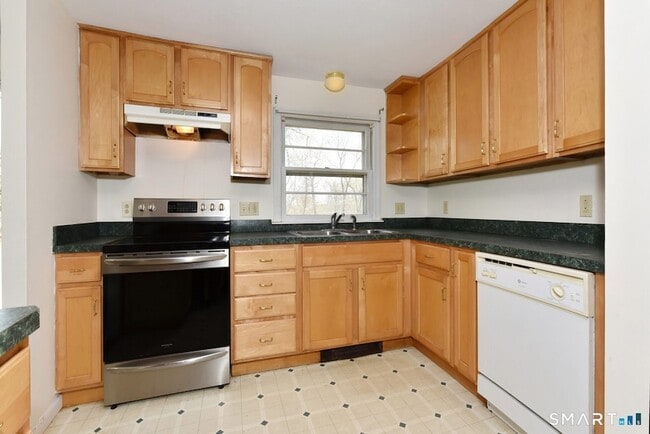 Photo - 18 Old Young St