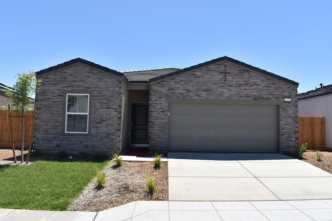 Building Photo - 4470 N San Clemente Ave
